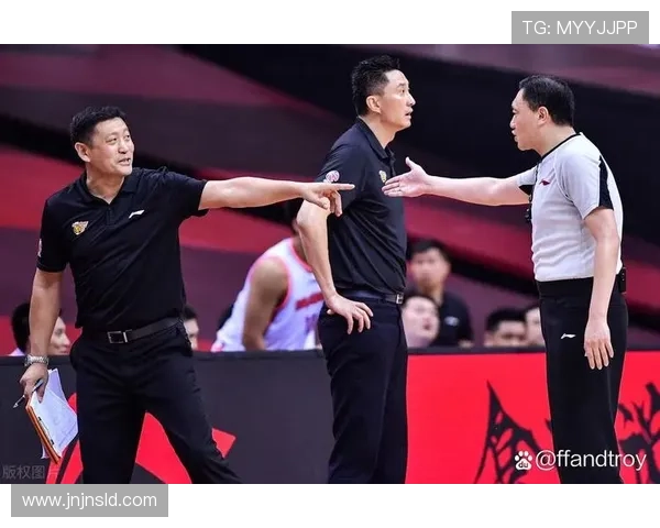 北京篮球队实力引发热议球迷对球队表现的分歧与期待